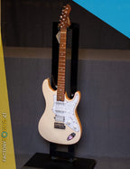 Aria® 714-MK2 Guitarra Eléctrica Fullerton Flamed Stratocaster® Style | Marble White