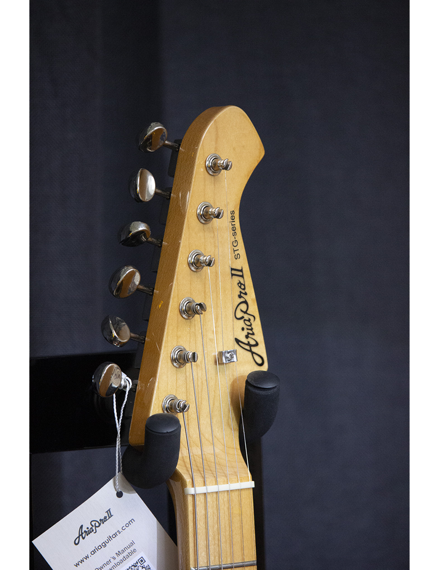 Aria® STG-57 Guitarra Eléctrica SSS Tremolo Stratocaster® Style | Black