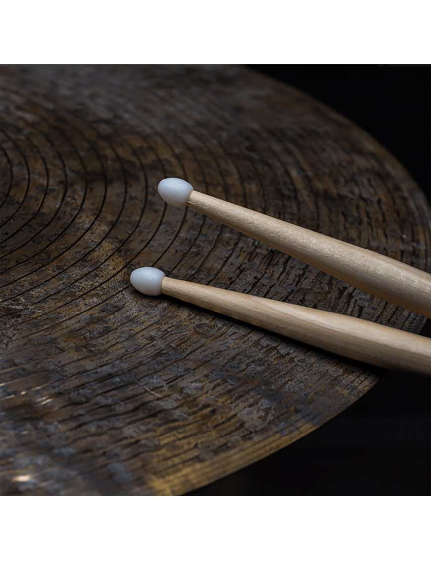 VIC FIRTH® 2BN American Classic® Baquetas Punta Nylon