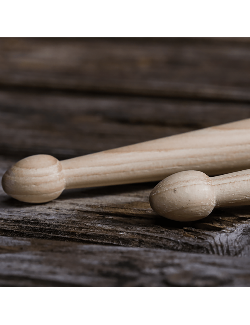 VIC FIRTH® 2B American Classic® Baquetas Punta Madera