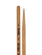 VIC FIRTH® 5BNT American Classic® Terra Baquetas Punta Nylon