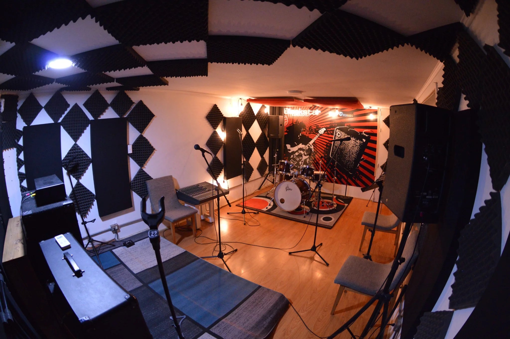 Sala de ensayo Matchmusic en Santiago Centro