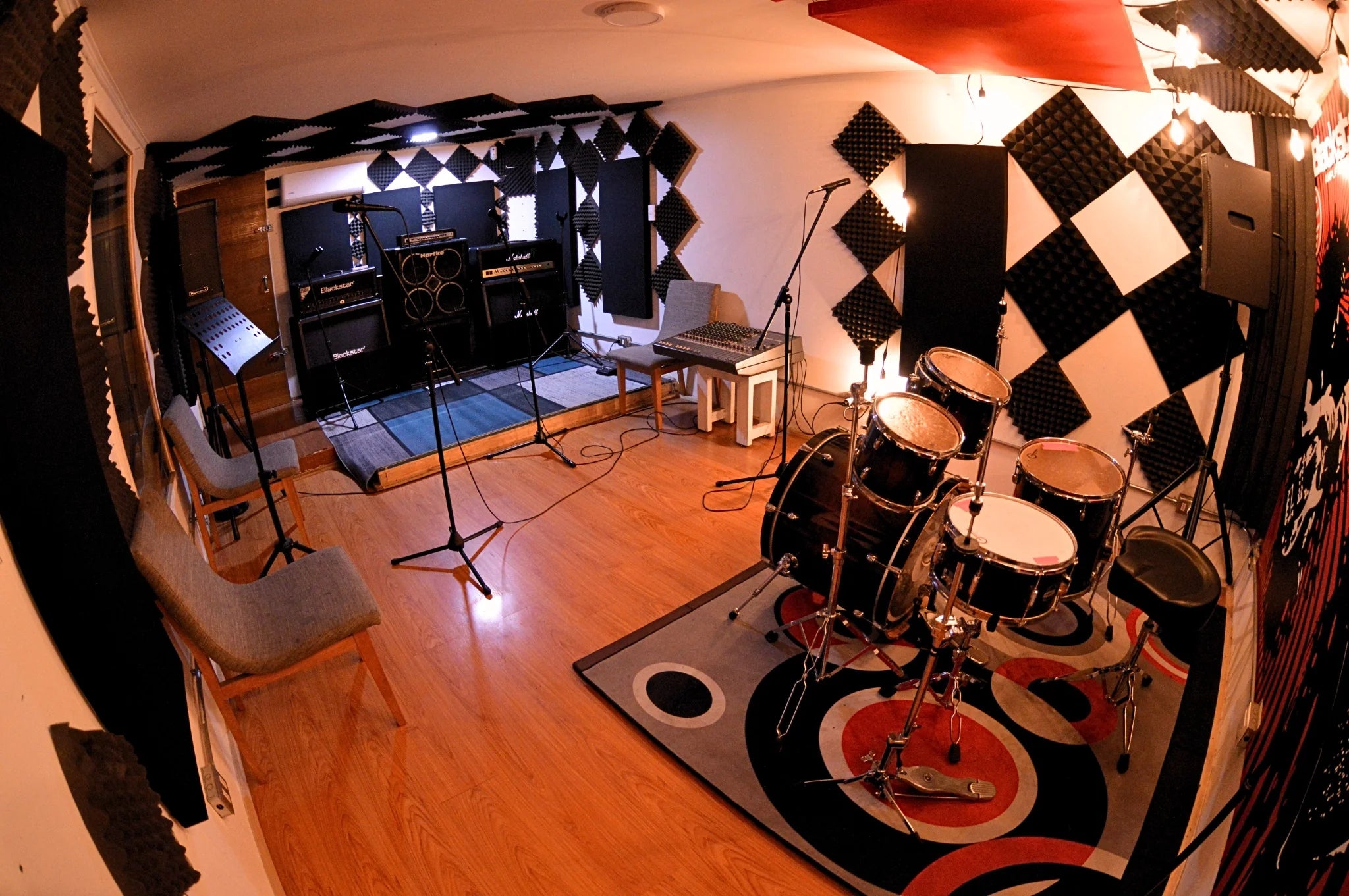 Batería y amplificación de la Sala Matchmusic